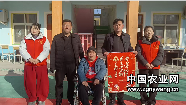 河南：“开封好人”王六勇 情系教育暖寒冬