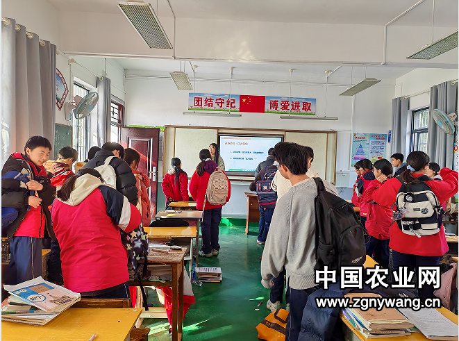 考前调试 “包”你轻松 ——湖北荆门市沙洋县十里铺中学开展期末心理赋能活动